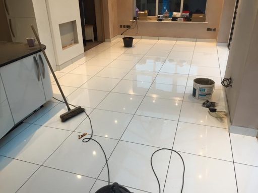 Underfloor heating and polished porcelin
